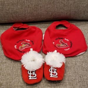 St. Louis Cardinals Baby Shoes and Bibs Size 0-3 m